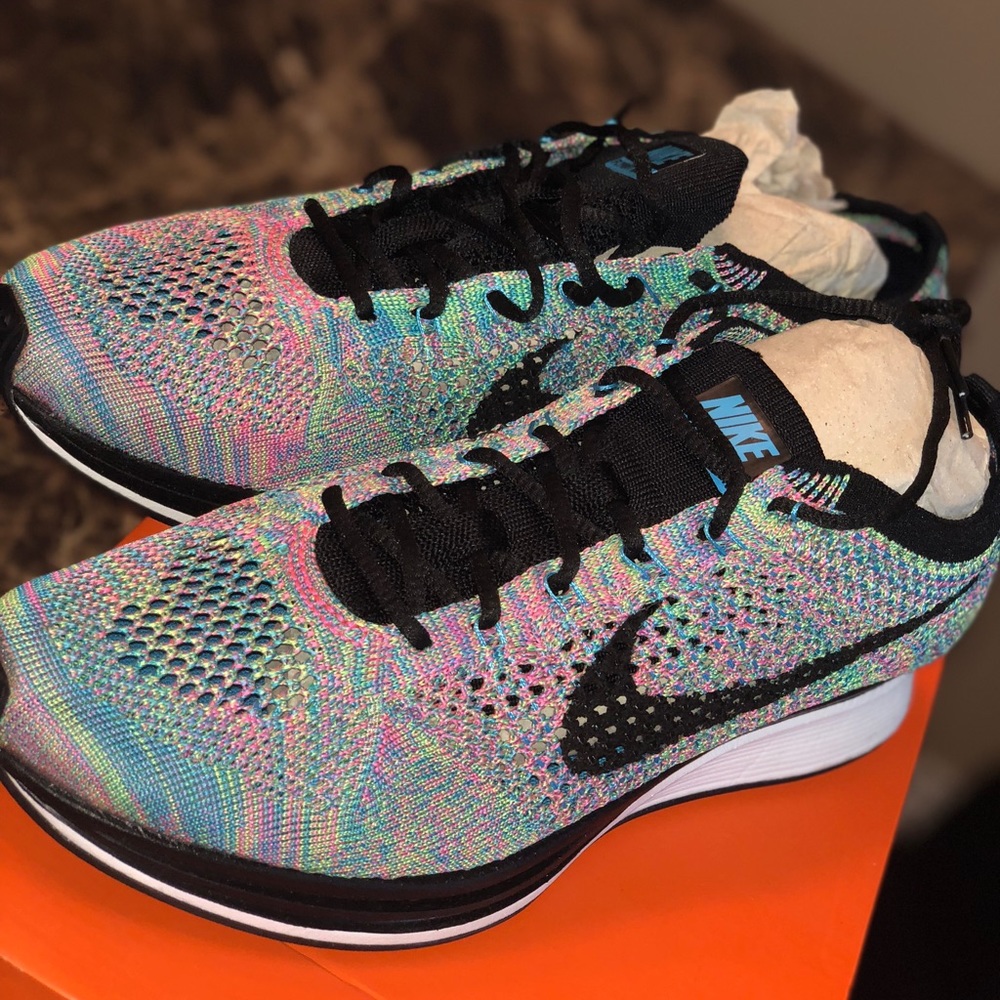 NWT Flyknit Runner “Multicolor”